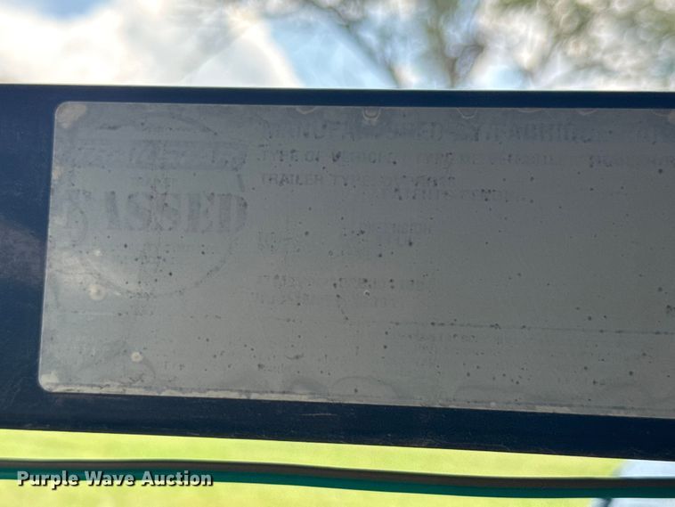 image for item EW4983 2002 Tracker Pro deep v 16 boat