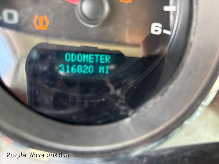 image for item EX2102 2007 Chevrolet Silverado 2500HD Ext. Cab pickup truck