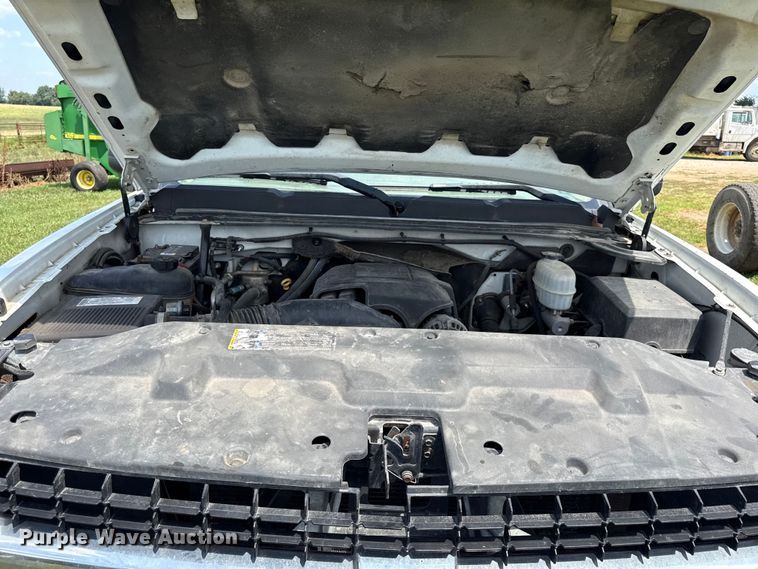 image for item EX2102 2007 Chevrolet Silverado 2500HD Ext. Cab pickup truck