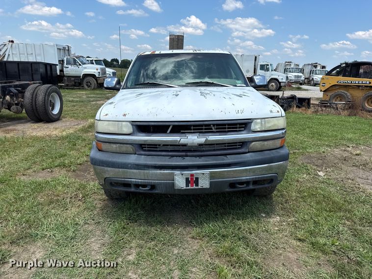 image for item EX2111 1999 Chevrolet Silverado 1500 Ext. Cab flatbed pickup truck