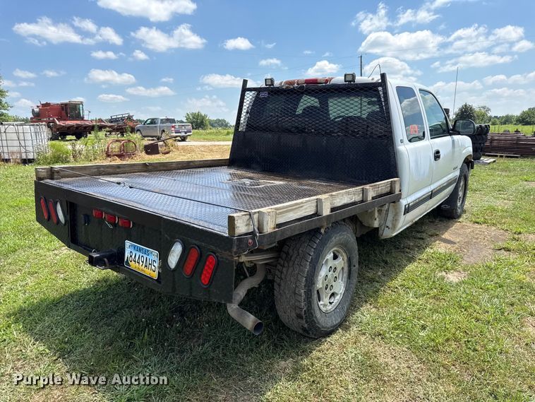 image for item EX2111 1999 Chevrolet Silverado 1500 Ext. Cab flatbed pickup truck
