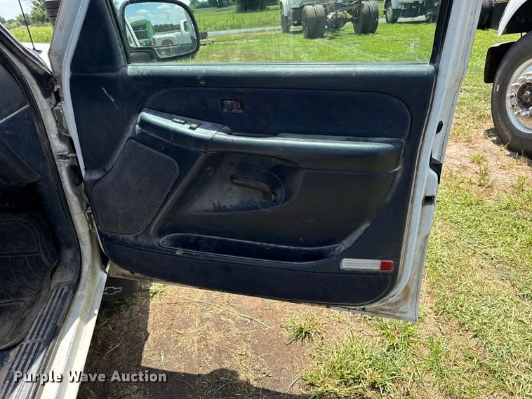 image for item EX2111 1999 Chevrolet Silverado 1500 Ext. Cab flatbed pickup truck