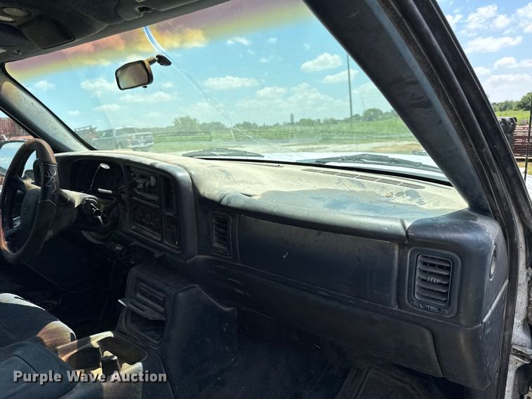 image for item EX2111 1999 Chevrolet Silverado 1500 Ext. Cab flatbed pickup truck
