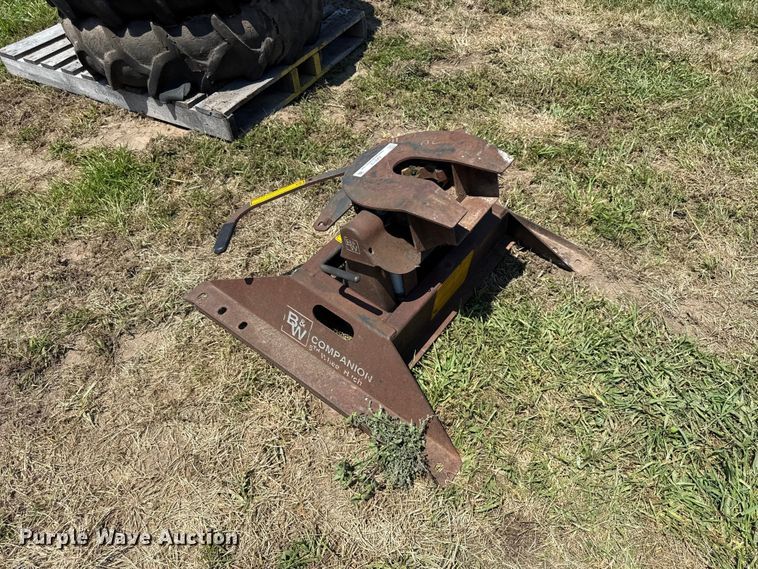 image for item EX2112 B&W Champion fifth wheel hitch