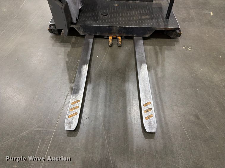 image for item EX3023 Crown SP4050-30 order picker