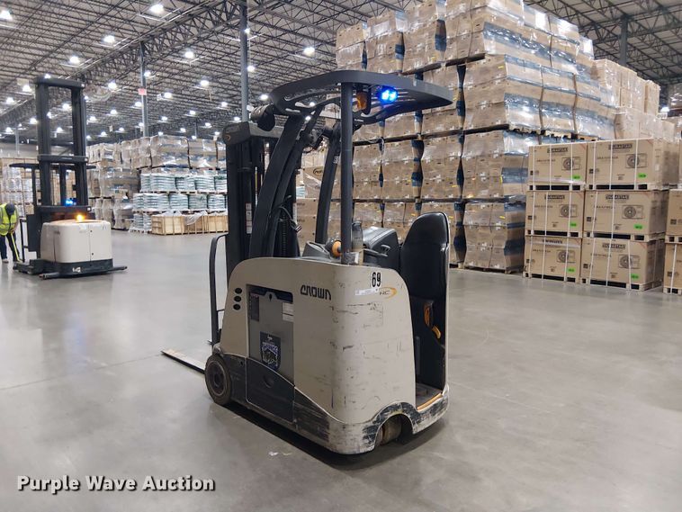 image for item EX3024 2017 Crown RC5545-40 forklift