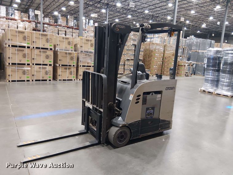 image for item EX3024 2017 Crown RC5545-40 forklift