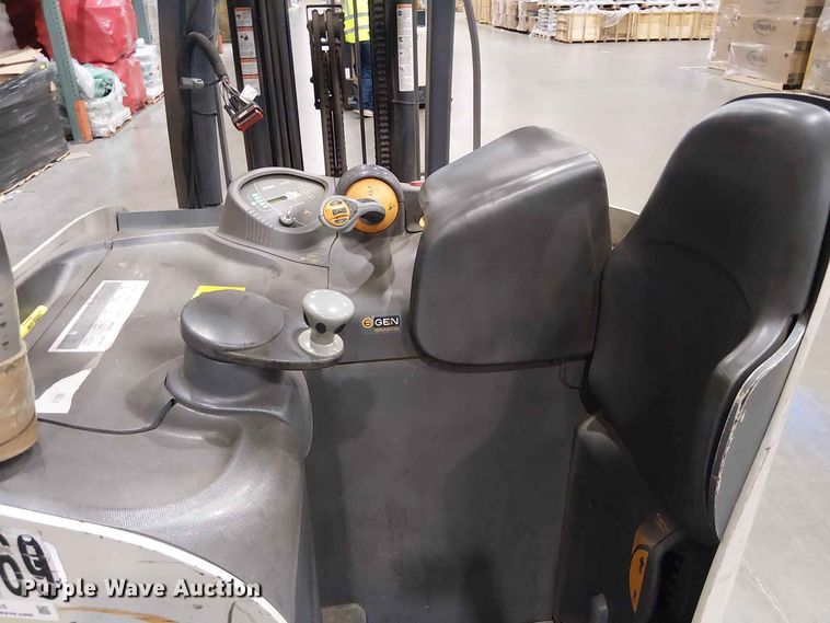 image for item EX3024 2017 Crown RC5545-40 forklift