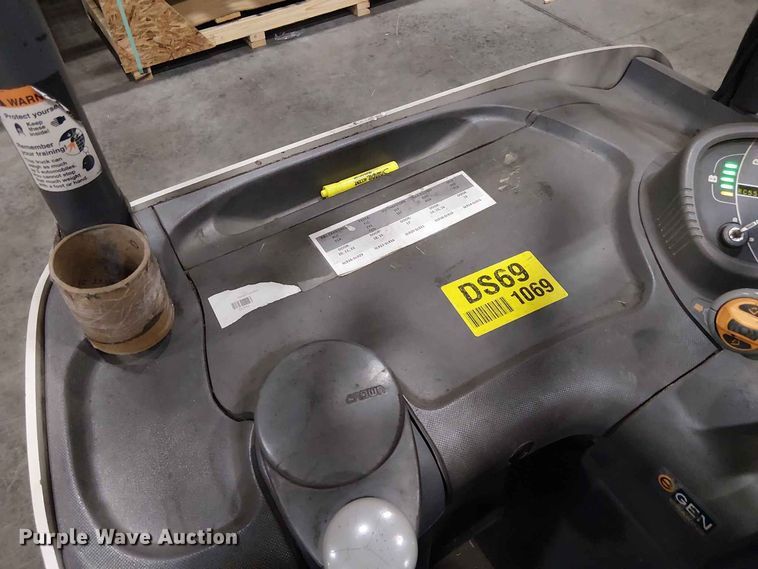 image for item EX3024 2017 Crown RC5545-40 forklift