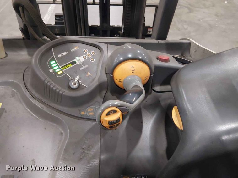 image for item EX3026 2018 Crown RC5545-40 forklift