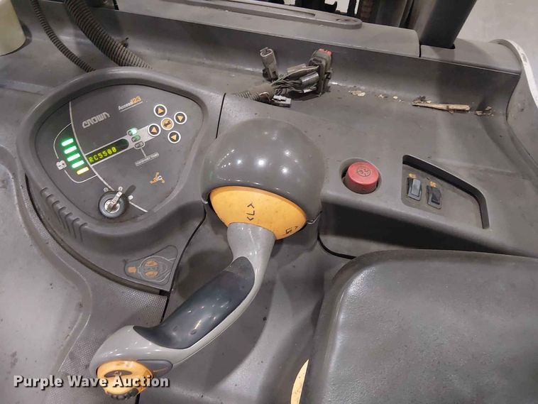 image for item EX3026 2018 Crown RC5545-40 forklift