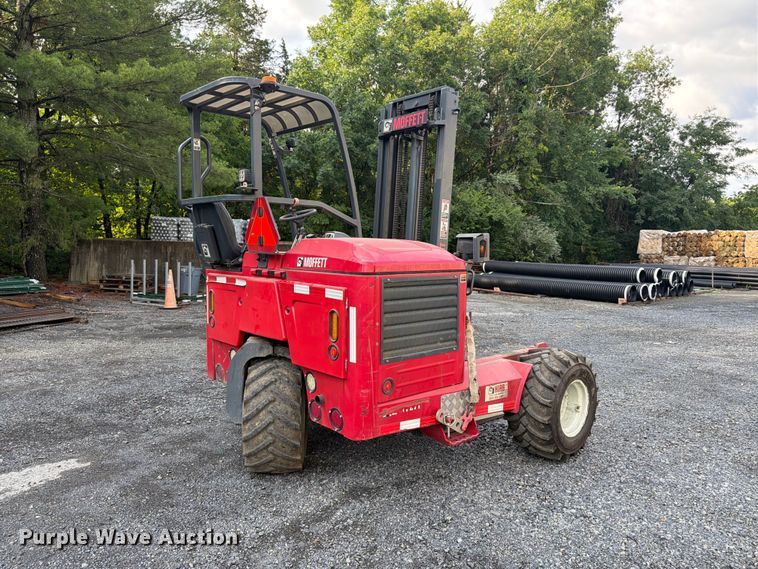 image for item EX3040 2017 Moffett M8 55.3 forklift