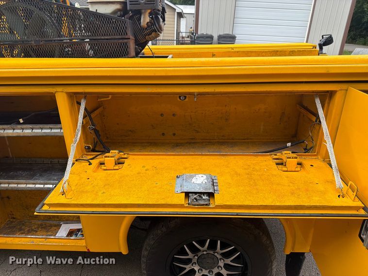 image for item EX4036 2017 Ford F350 Super Duty utility bed pickup truck
