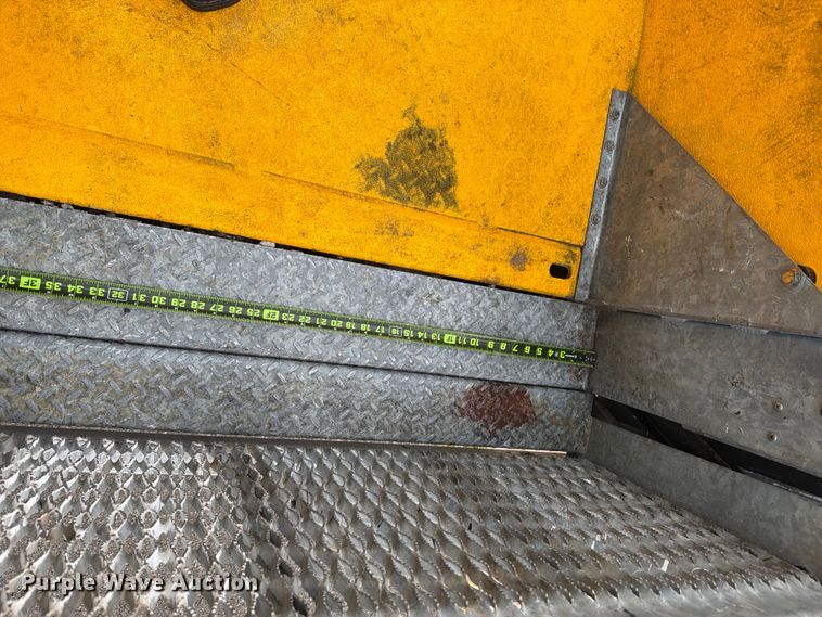 image for item EX4036 2017 Ford F350 Super Duty utility bed pickup truck