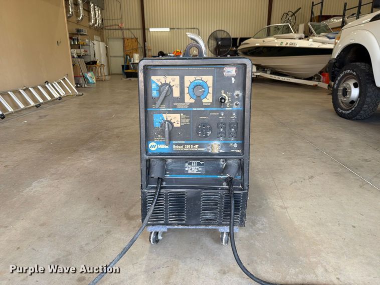 image for item EX4044 Miller Bobcat 250 D welder/generator