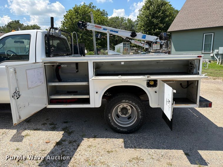 image for item EX4045 2011 Ford F350 Super Duty utility bed pickup truck