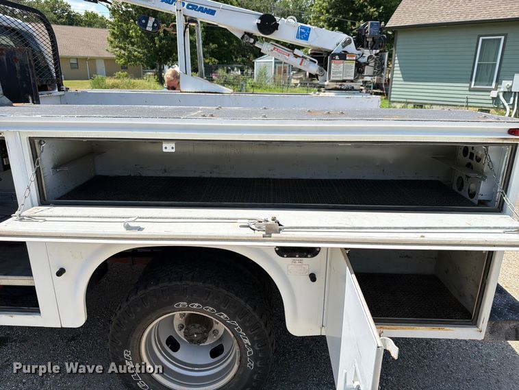 image for item EX4045 2011 Ford F350 Super Duty utility bed pickup truck