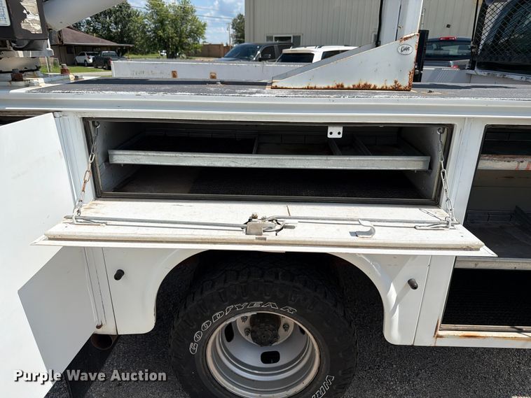 image for item EX4045 2011 Ford F350 Super Duty utility bed pickup truck