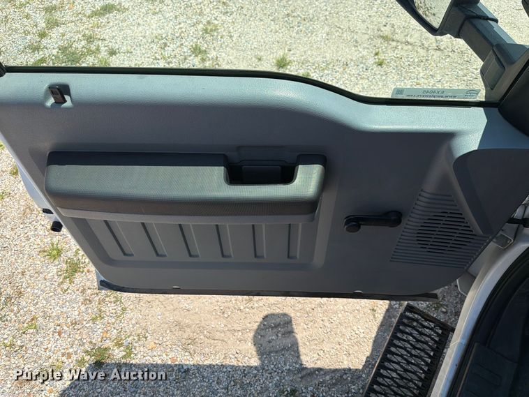image for item EX4045 2011 Ford F350 Super Duty utility bed pickup truck