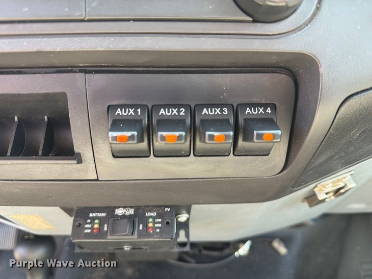 image for item EX4045 2011 Ford F350 Super Duty utility bed pickup truck