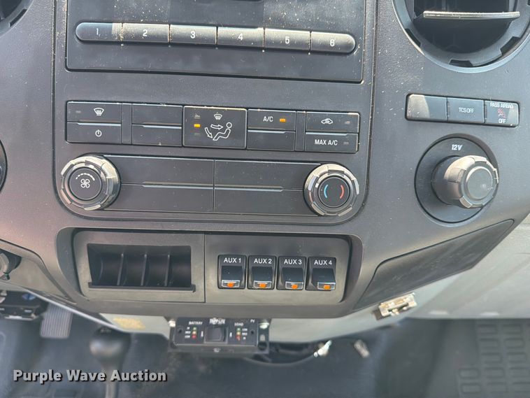 image for item EX4045 2011 Ford F350 Super Duty utility bed pickup truck