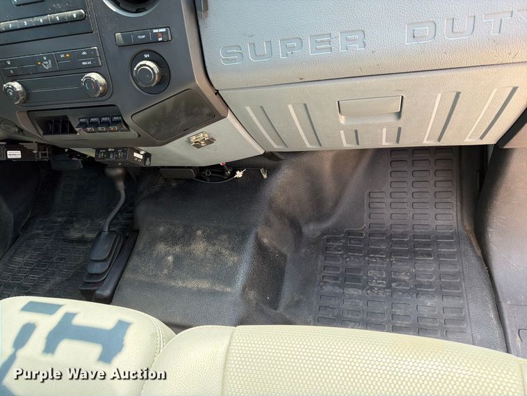 image for item EX4045 2011 Ford F350 Super Duty utility bed pickup truck