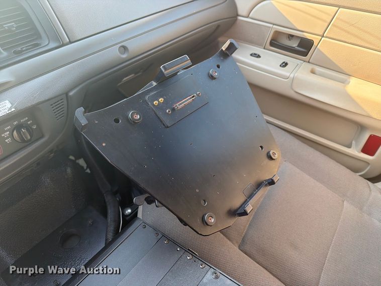 image for item EX4046 2007 Ford Crown Victoria Police Interceptor 