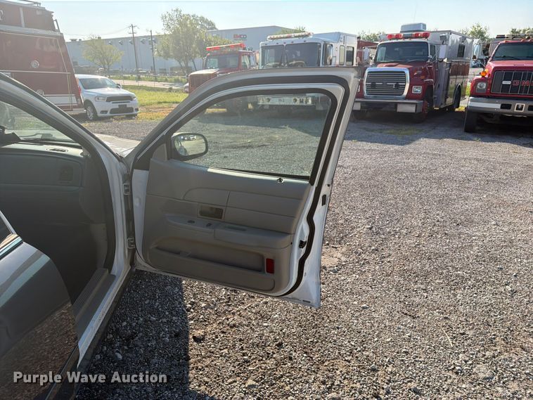 image for item EX4046 2007 Ford Crown Victoria Police Interceptor 
