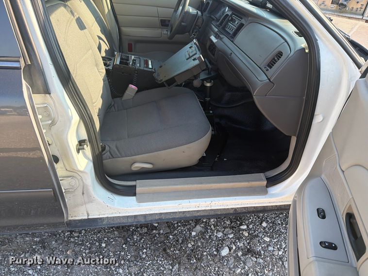 image for item EX4046 2007 Ford Crown Victoria Police Interceptor 