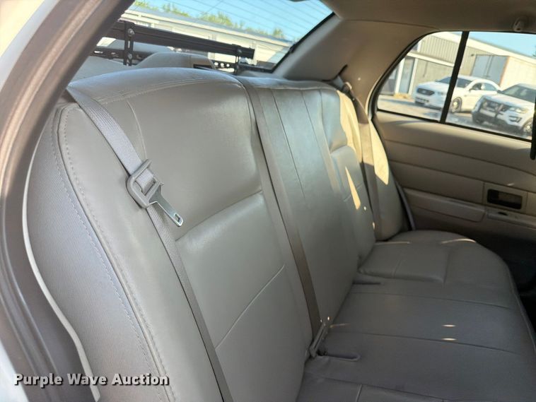 image for item EX4046 2007 Ford Crown Victoria Police Interceptor 