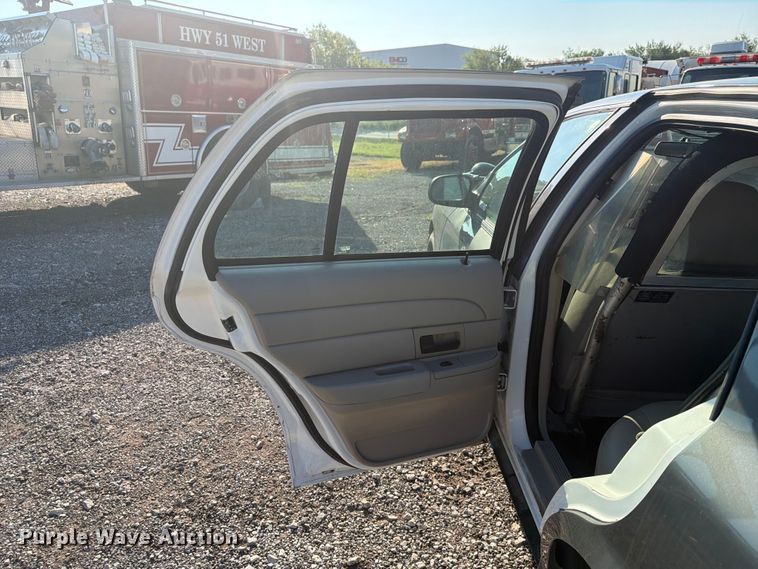 image for item EX4046 2007 Ford Crown Victoria Police Interceptor 