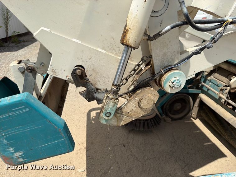 image for item EX4049 Tennant 275 sweeper
