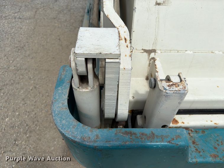 image for item EX4049 Tennant 275 sweeper