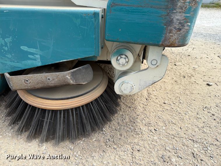 image for item EX4049 Tennant 275 sweeper