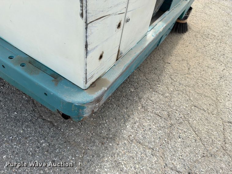 image for item EX4049 Tennant 275 sweeper