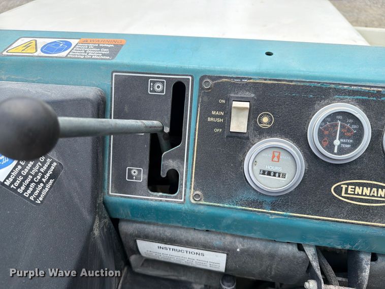 image for item EX4049 Tennant 275 sweeper