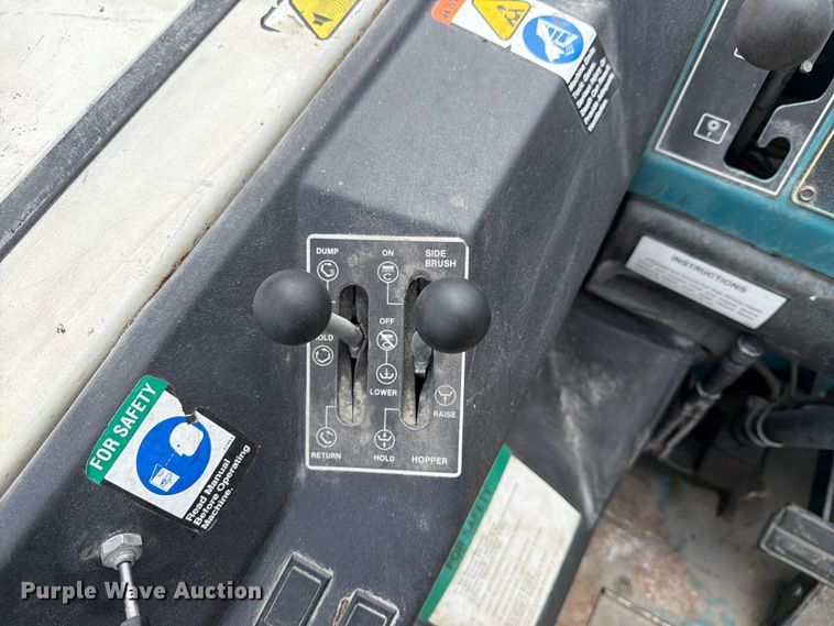 image for item EX4049 Tennant 275 sweeper
