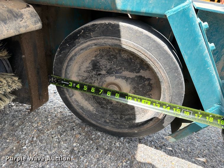 image for item EX4049 Tennant 275 sweeper