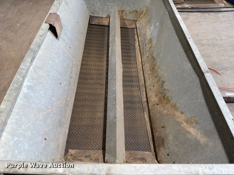 image for item EX4560 Mete-R-Martin III F12D top dresser