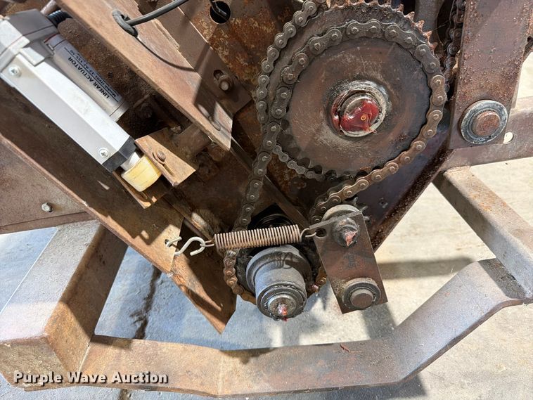 image for item EX4560 Mete-R-Martin III F12D top dresser