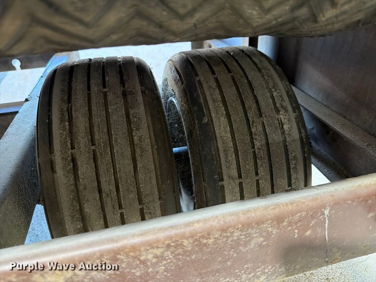 image for item EX4560 Mete-R-Martin III F12D top dresser