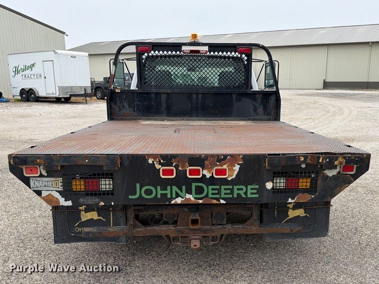 image for item EX4588 2006 Chevrolet Silverado 3500 flatbed pickup truck