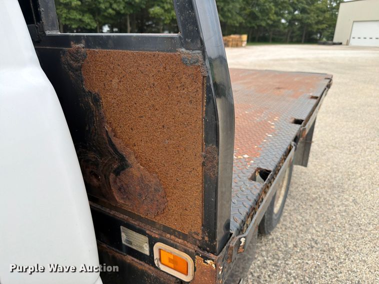 image for item EX4588 2006 Chevrolet Silverado 3500 flatbed pickup truck