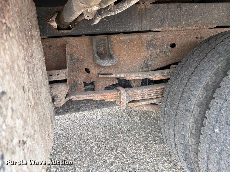 image for item EX4588 2006 Chevrolet Silverado 3500 flatbed pickup truck