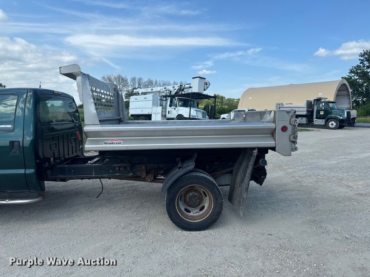 image for item FB5761 2009 Ford F450 Super Duty dump truck