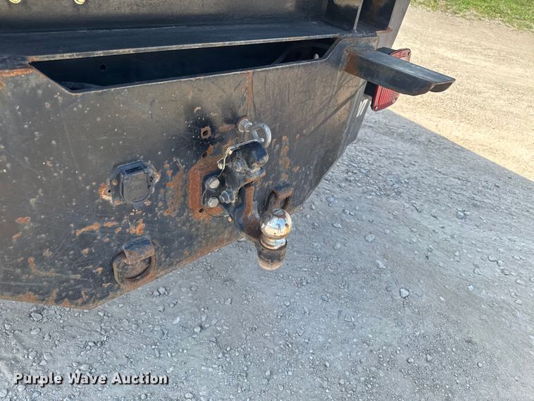image for item FB5761 2009 Ford F450 Super Duty dump truck