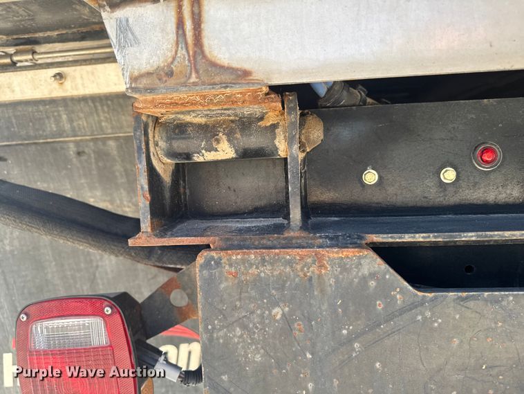 image for item FB5761 2009 Ford F450 Super Duty dump truck
