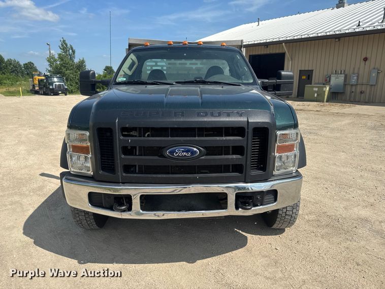 image for item FB5761 2009 Ford F450 Super Duty dump truck