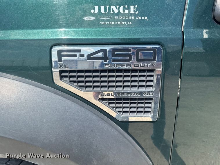 image for item FB5761 2009 Ford F450 Super Duty dump truck