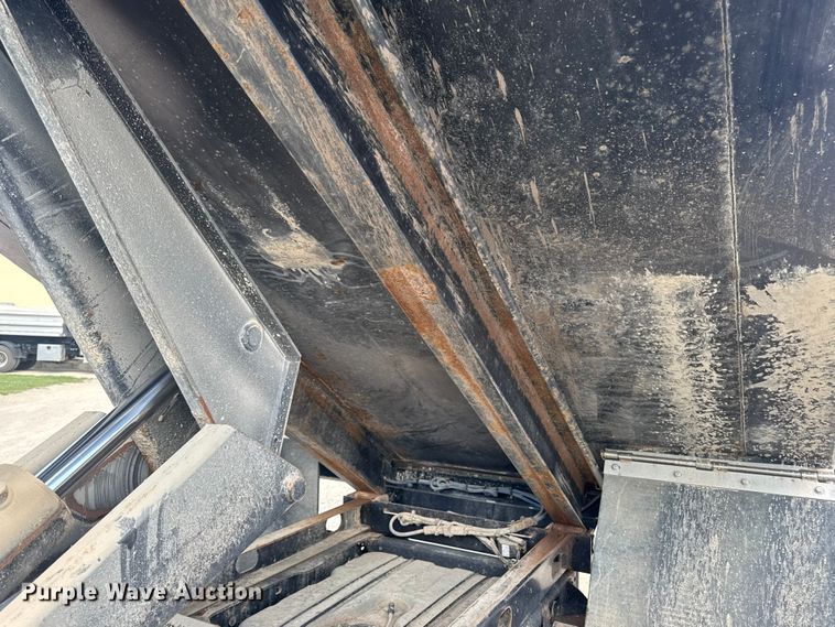 image for item FB5761 2009 Ford F450 Super Duty dump truck